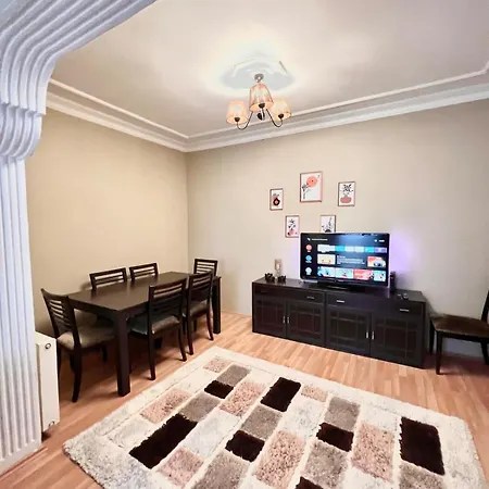 Lejlighed 2 Bedroom Available For Longterm *